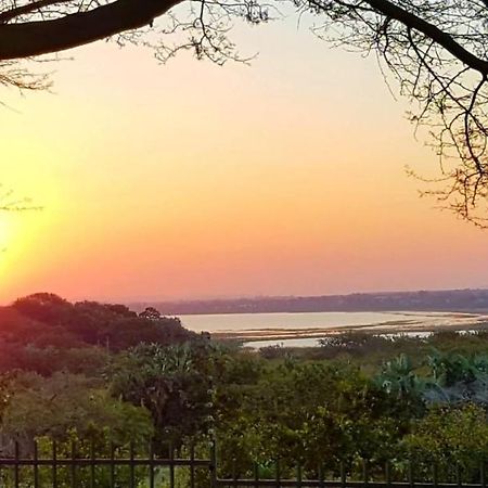 Hillton Manor Guest House Richards Bay Bagian luar foto