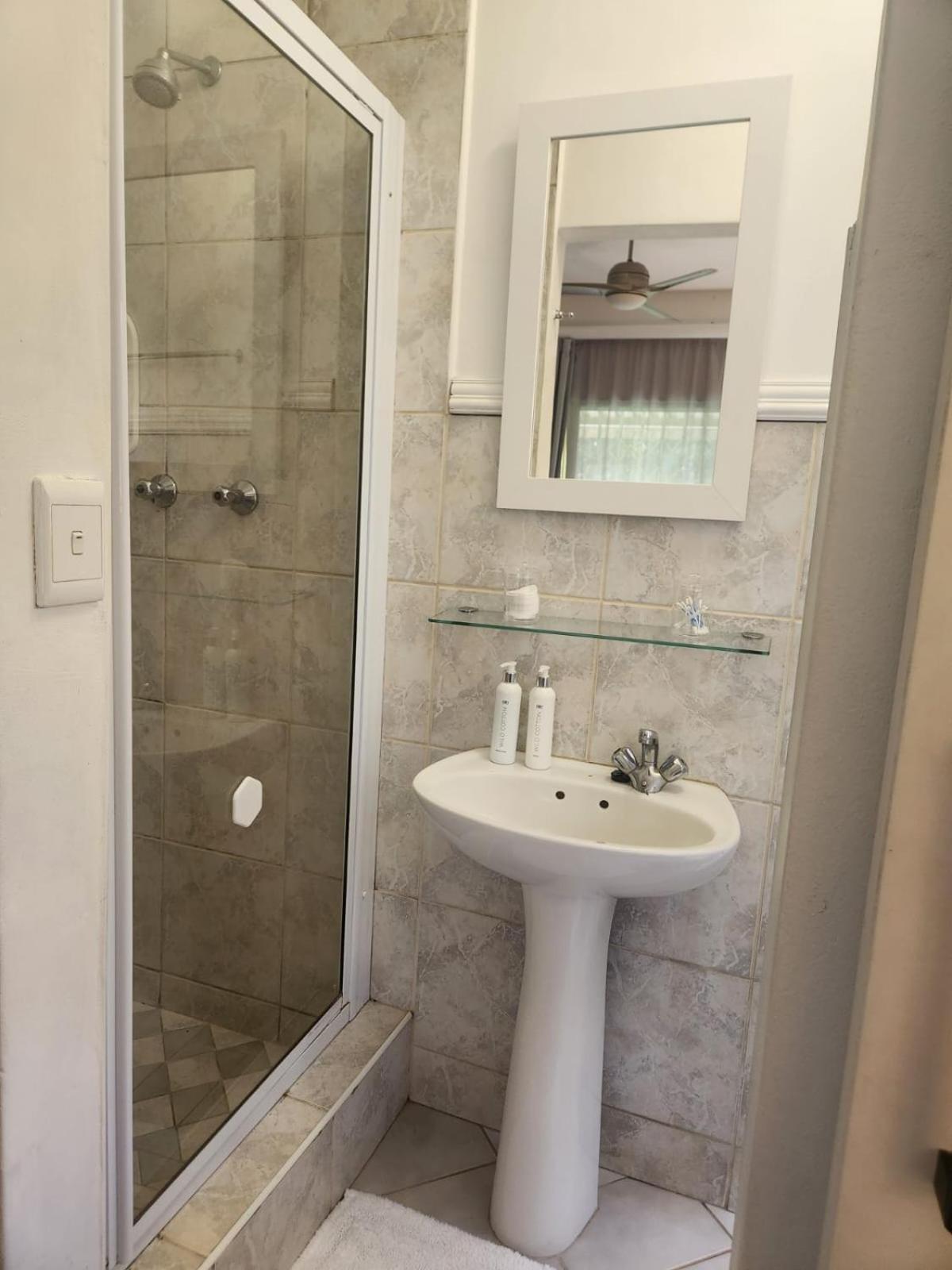 Hillton Manor Guest House Richards Bay Bagian luar foto